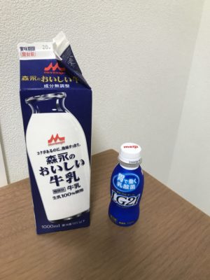 牛乳とドリンクタイプのヨーグルト